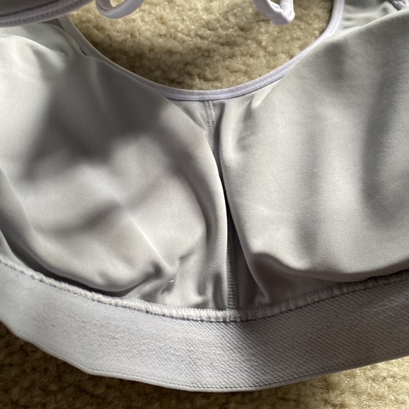 Under Armour black and white sports bra bundle - Picture 10 of 13